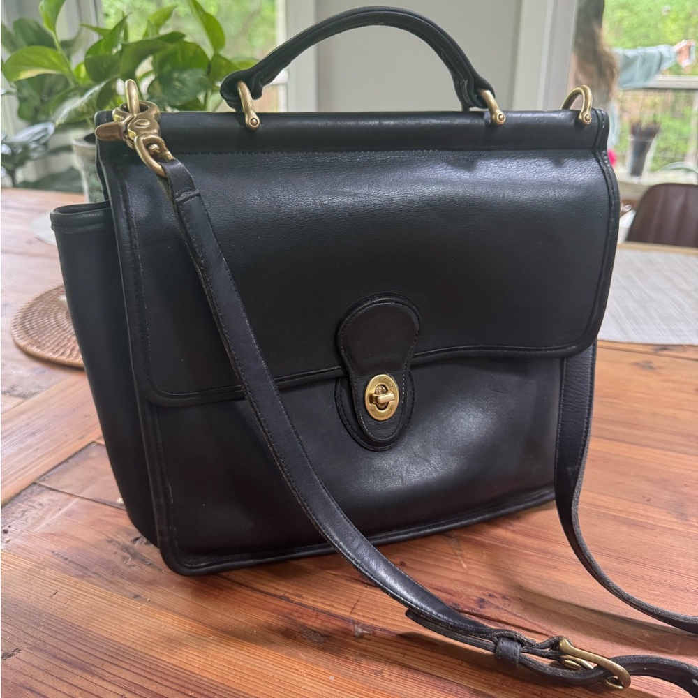 Coach Black Leather station Handbag purse with hangtag